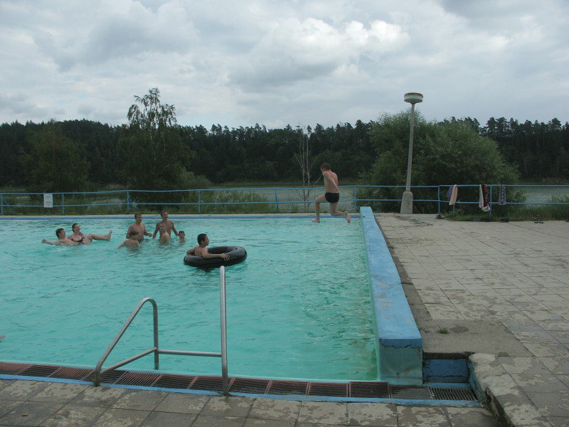 mb040727094.jpg